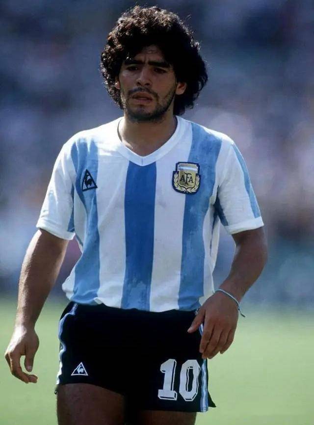 包含足球与宗教:马拉多纳在阿根廷的神化的词条 包含足球与宗教:马拉多纳在阿根廷的神化的词条