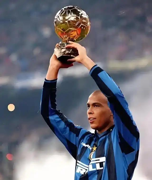 九游体育下载-包含退役球星现状：小罗破产，卡卡从政，伊布当老板的词条