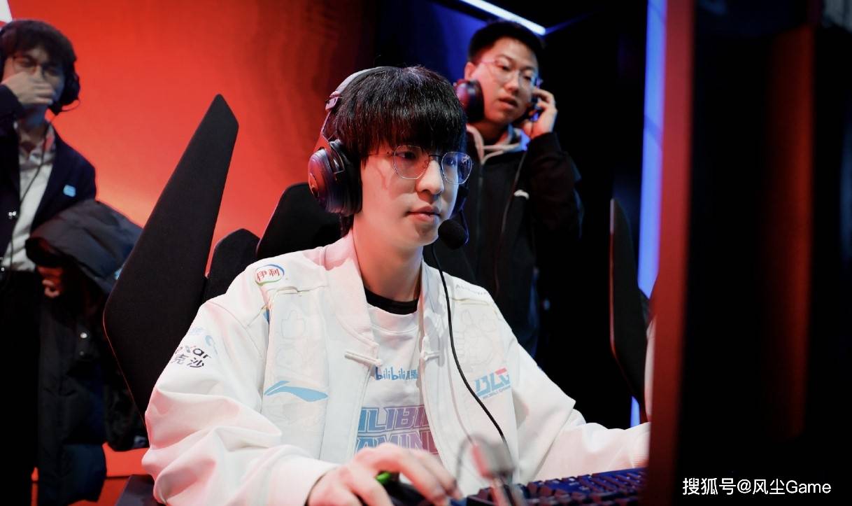 九游体育注册-电竞主播收入榜：Doinb年入8000万登顶的简单介绍