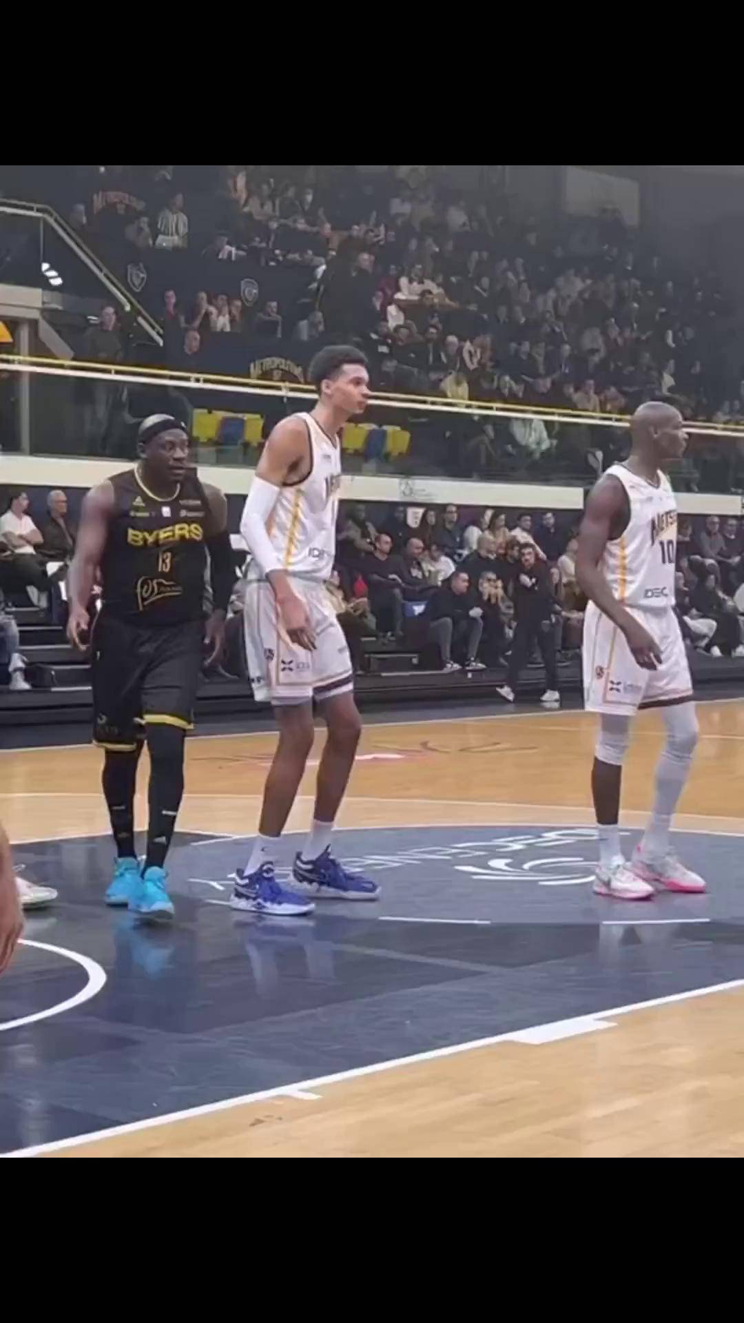 关于新秀文班亚马连续5场20+，状元实至名归？的信息