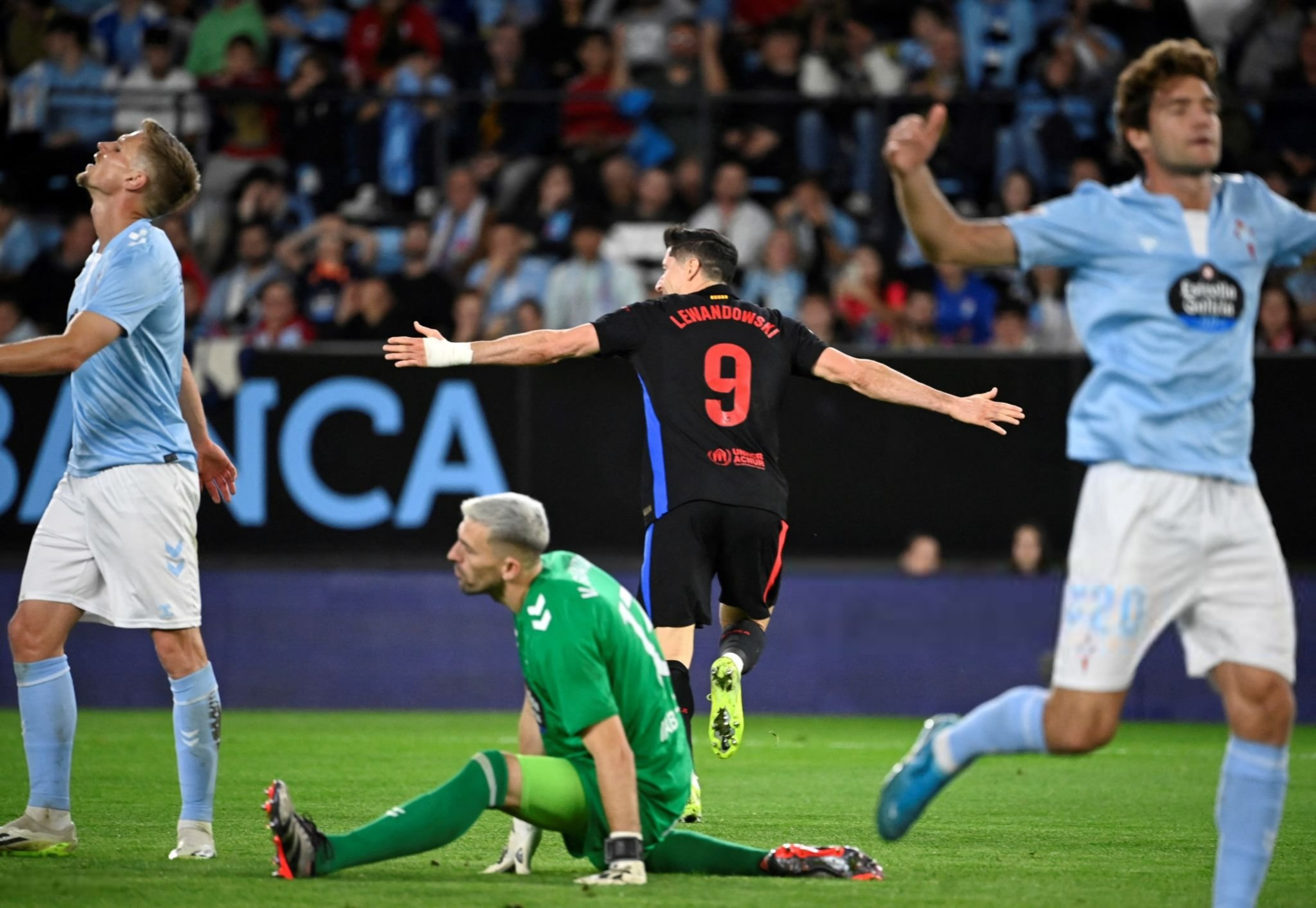 九游体育网页版-莱万多夫斯基9分钟5球：足球史上最疯狂纪录的简单介绍