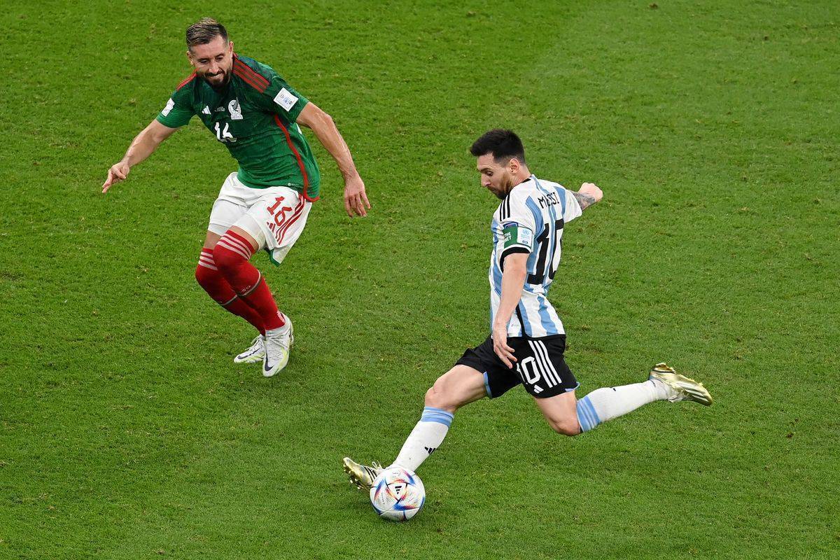 足球史上最伟大进球：马拉多纳连过五人vs梅西复制经典的简单介绍