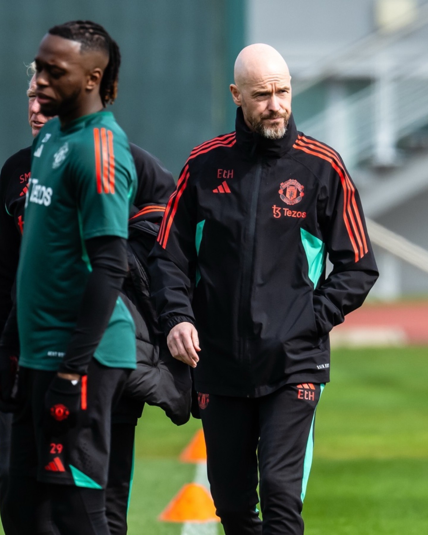 九游娱乐体育-曼联更衣室风波不断，滕哈赫还能稳住局面？的简单介绍