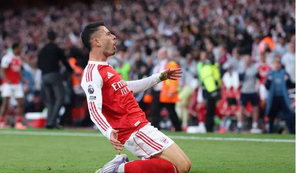 阿森纳的边后卫内收战术，阿尔特塔的创新之道的简单介绍